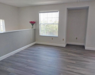 128 Sw Peacock Boulevard - Photo Thumbnail 2