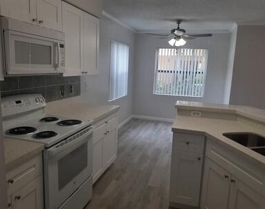9999 Summerbreeze Drive - Photo Thumbnail 8