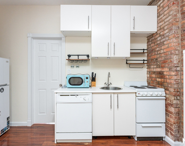 71 Pineapple St - Photo Thumbnail 4