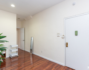 71 Pineapple St - Photo Thumbnail 3