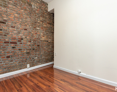 71 Pineapple St - Photo Thumbnail 10