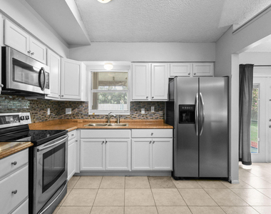 767 Se Chaloupe Avenue - Photo Thumbnail 6
