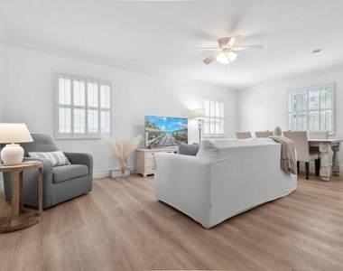 941 Ocean Drive - Photo Thumbnail 2