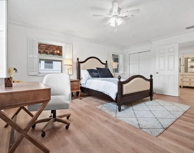 941 Ocean Drive - Photo Thumbnail 18