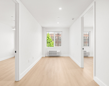 102 E 53rd St - Photo Thumbnail 8