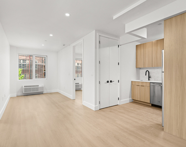 102 E 53rd St - Photo Thumbnail 7