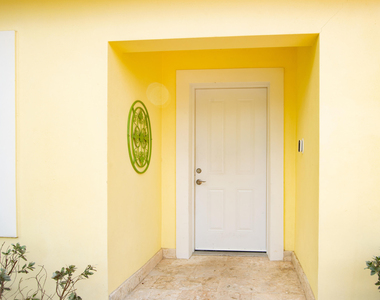 364 Orange Way - Photo Thumbnail 3