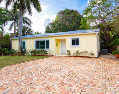 364 Orange Way - Photo Thumbnail 1
