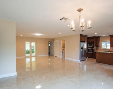 364 Orange Way - Photo Thumbnail 4