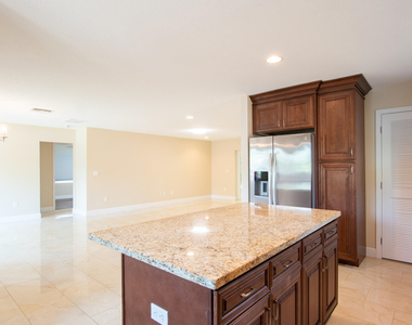 364 Orange Way - Photo Thumbnail 7