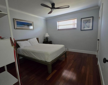2120 N 49th Avenue - Photo Thumbnail 7