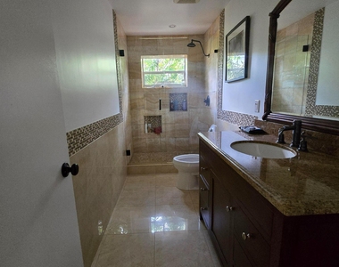 2120 N 49th Avenue - Photo Thumbnail 8