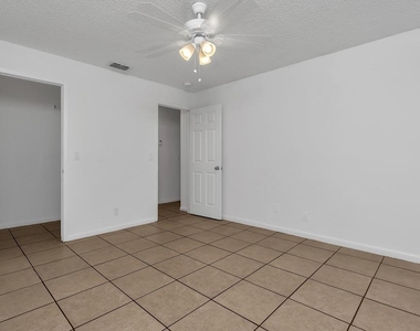 1320 Wellington Street - Photo Thumbnail 11