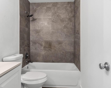 1320 Wellington Street - Photo Thumbnail 13