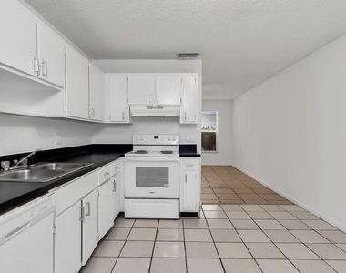 1320 Wellington Street - Photo Thumbnail 8