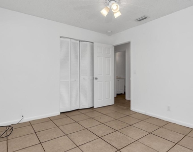 1320 Wellington Street - Photo Thumbnail 17