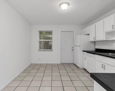 1320 Wellington Street - Photo Thumbnail 10