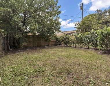 1320 Wellington Street - Photo Thumbnail 20