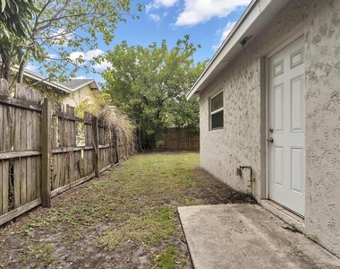 1320 Wellington Street - Photo Thumbnail 21