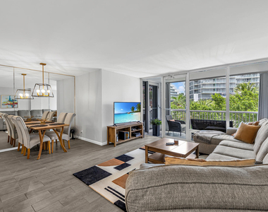 2200 Ne 33rd Avenue - Photo Thumbnail 10