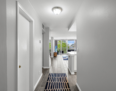 2200 Ne 33rd Avenue - Photo Thumbnail 2
