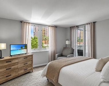 2200 Ne 33rd Avenue - Photo Thumbnail 14