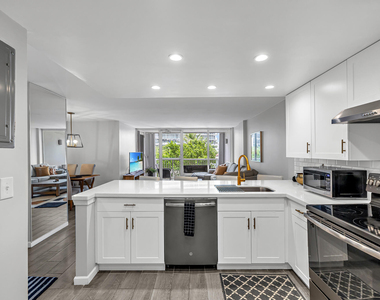 2200 Ne 33rd Avenue - Photo Thumbnail 5