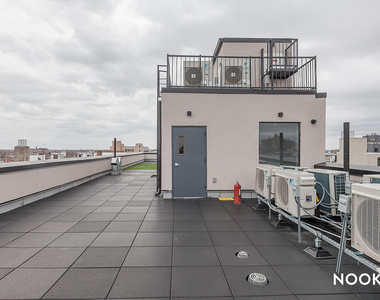 250 Lenox Rd - Photo Thumbnail 7