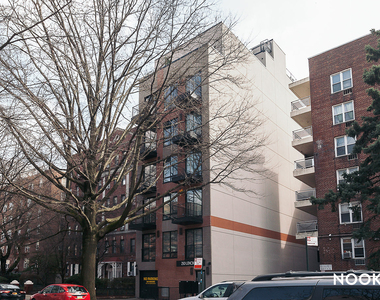 250 Lenox Rd - Photo Thumbnail 16