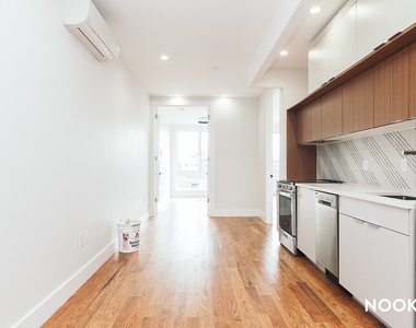 250 Lenox Rd - Photo Thumbnail 9