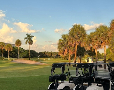 3001 S Course Drive - Photo Thumbnail 30