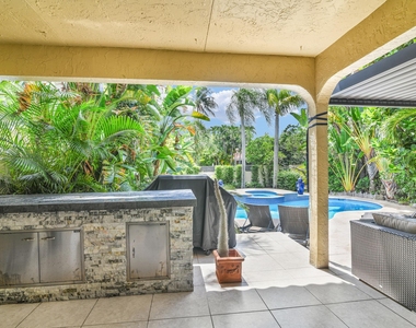 753 Villa Portofino Circle - Photo Thumbnail 15