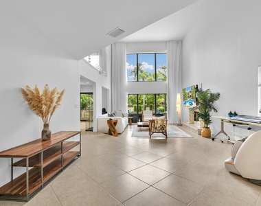 753 Villa Portofino Circle - Photo Thumbnail 5