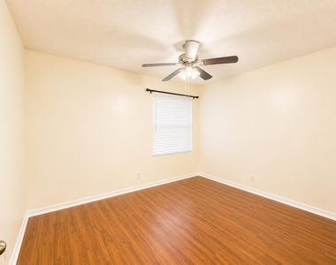 6711 Green Island Circle - Photo Thumbnail 17