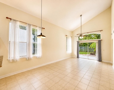 6711 Green Island Circle - Photo Thumbnail 3