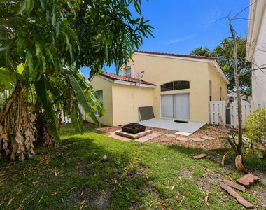 6711 Green Island Circle - Photo Thumbnail 23