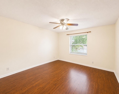 6711 Green Island Circle - Photo Thumbnail 16