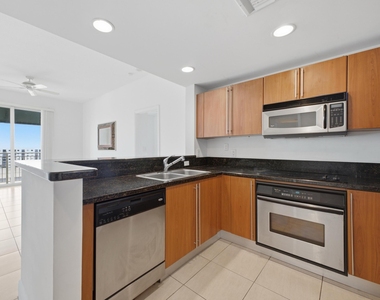 610 Clematis Street - Photo Thumbnail 10