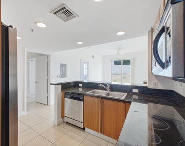 610 Clematis Street - Photo Thumbnail 11