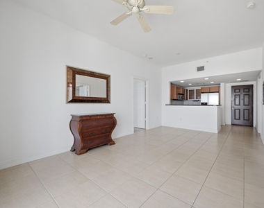 610 Clematis Street - Photo Thumbnail 13