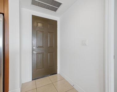 610 Clematis Street - Photo Thumbnail 6
