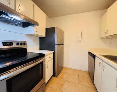 1068 N Benoist Farms Road - Photo Thumbnail 46