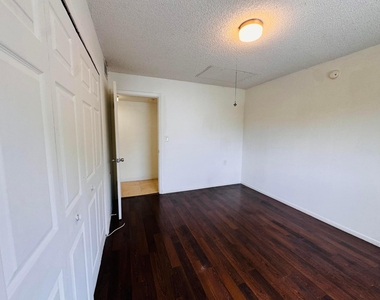 1068 N Benoist Farms Road - Photo Thumbnail 15