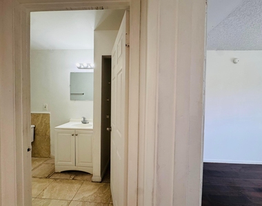 1068 N Benoist Farms Road - Photo Thumbnail 31