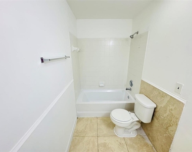 1068 N Benoist Farms Road - Photo Thumbnail 5