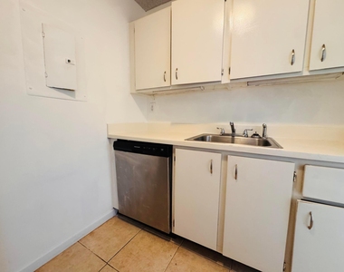1068 N Benoist Farms Road - Photo Thumbnail 45
