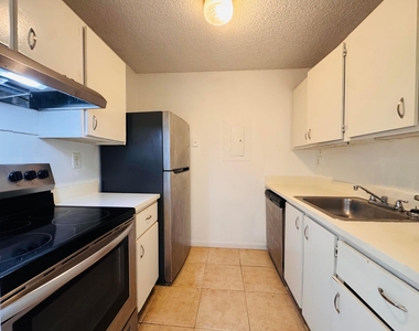 1068 N Benoist Farms Road - Photo Thumbnail 43