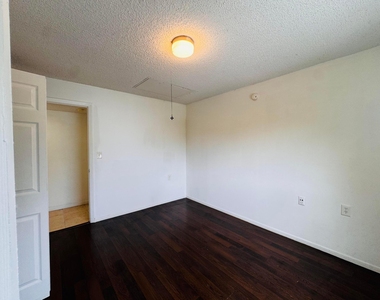 1068 N Benoist Farms Road - Photo Thumbnail 20