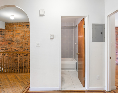 38 Greene Ave - Photo Thumbnail 10