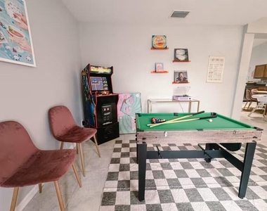 302 Ne Greenbrier Avenue - Photo Thumbnail 13